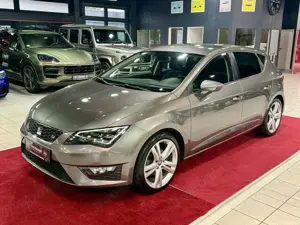SEAT Leon FR+ALCANTARA+LED+PDC