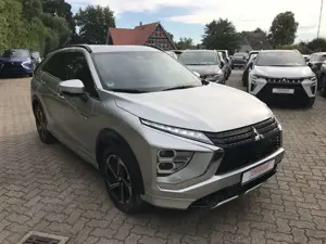 Mitsubishi Eclipse Cross Plug-in Hybrid Plus MJ21.7 m. Select-Paket 2,4 l ( Bild 3