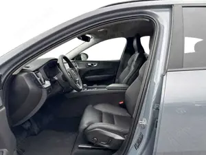 Volvo XC60 B4 Diesel PLUS Dark Bild 4
