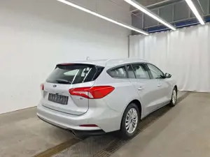 Ford Focus Titanium LED Navi AppLink SHZ GRA PDC Bild 4