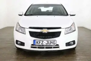 Chevrolet Cruze Hatchback*HU/AU+Service neu* Bild 3