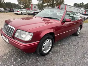 Mercedes-Benz E 200 H-Kennzeichen Automatik Klima Leder Tüv