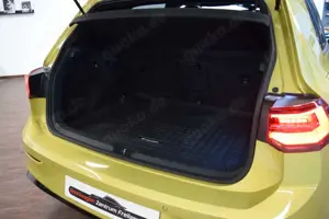 Volkswagen Golf VIII R-Line (Pano, St.Heiz, Sportsitz, LED) Bild 5