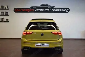 Volkswagen Golf VIII R-Line (Pano, St.Heiz, Sportsitz, LED) Bild 4