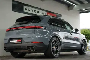 Porsche Cayenne E-Hybrid/PANO/P-Display/HUD/AHK/18W/ACC Bild 2
