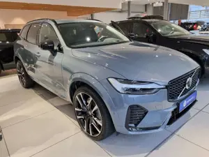 Volvo XC60 Ultimate Dark AWD Pano BW Luft Standh AHK 360° Bild 2