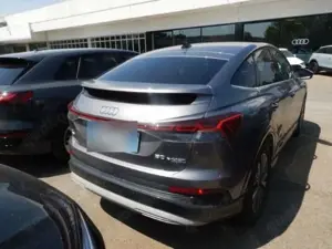 Audi Q4 e-tron 50 quattro 220kW Bild 2