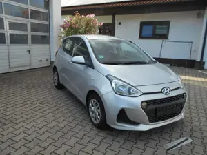 Hyundai i10 /Klimatic/Servo/Bordcomputer/Allwetterbereifung/
