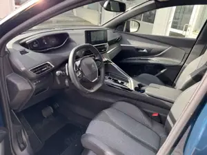 Peugeot 5008 PureTech 130 EAT8 Stop  Start Allure Pack Bild 3