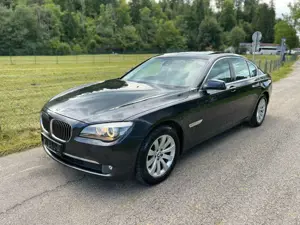 BMW 740 740d *VOLL*TOP ZUSTAND*SCHECKHEFT*