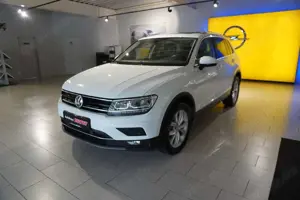 Volkswagen Tiguan Highline 4Motion*Glasdach*AHK*
