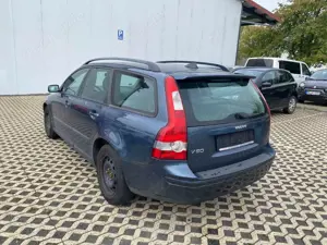 Volvo V50 Kombi 1.6 D Kinetic, kein Tüv, nur Export! Bild 4