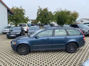 Volvo V50 Kombi 1.6 D Kinetic, kein Tüv, nur Export! Bild 3