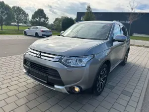 Mitsubishi Outlander ClearTec Intense 4WD*KLIMA*7SITZER*KAM