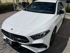 Mercedes-Benz A 200 A 200 7G-DCT AMG Line Advanced Plus