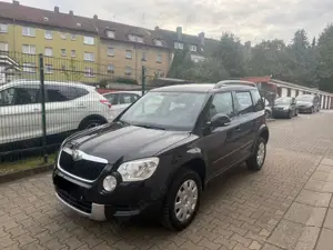 Skoda Yeti Basis TÜV NEU*2.HAND SCHECKHEFT VOLL