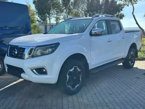 Nissan Navara NP300 DC AUTOM/MOTOR 20.000KM+AHK3.5+DIFF