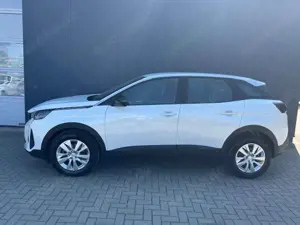 Peugeot 3008 PureTech 130 Stop  Start GPF Active Pack Bild 2