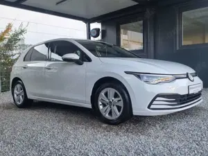 Volkswagen Golf 1.5 eTSI DSG,LED,KAMERA,ACC+SPURH.NAVI,DAB Klima Bild 2