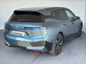 BMW iX xDrive40 M Sport Navi.Laser.Pano.AHK.360°.ACC Bild 4