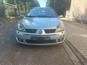 Renault Clio II Sport 2,0 Benzin 16v Klima XENON. Bild 5