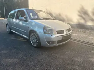 Renault Clio II Sport 2,0 Benzin 16v Klima XENON. Bild 3