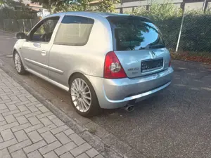 Renault Clio II Sport 2,0 Benzin 16v Klima XENON. Bild 4