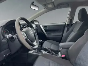 Toyota Auris Cool 1.4 D-4D DPF Klimaautom Berganfahrass.   el.S Bild 4