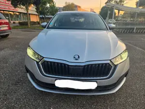 Skoda Octavia Combi 2.0 TDI DSG Xenon Navi Kamera 1 Ha