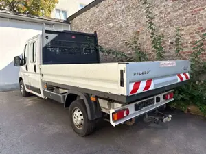 Peugeot Boxer Doka Pritsche L3 140 PS BlueHDi*7-Sitzer* Bild 2