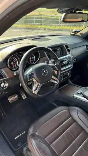 Mercedes-Benz ML 63 AMG sehr gepflegt, volle Historie Bild 5