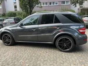 Mercedes-Benz ML 350 AMG-Optik CDI 4Matic 7G-TRONIC DPF Bild 4