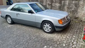 Mercedes-Benz 230 W124