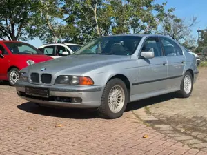 BMW 523 i AUTOMATIK*KLIMA*TÜV NEU