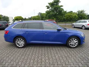 Skoda Superb 2.0 TDI Automatik 4x4+Navi+AHK+LED+1.Hand+Ambition