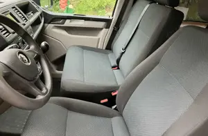 Volkswagen T6 Kombi Kombi 9 Sitze Klima AHK 8x Räder Bild 4