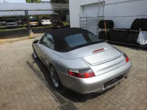 Porsche 996 911 911 Carrera 4 Cabrio