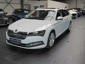 Skoda Superb Combi 2.0 TDI DSG Style 1.Hand AHK 8-fach