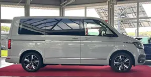 Volkswagen T6 Multivan T6.1 2.0 TDI BULLI  AHK STANDHZ ACC Bild 2
