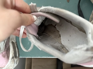 Getragene Sportschuhe 