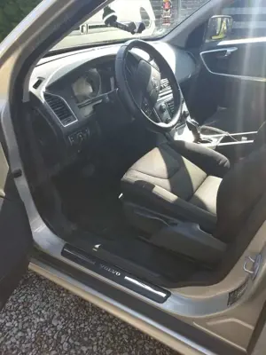 Volvo XC60 Kinetic 3WD Automatik Bild 4