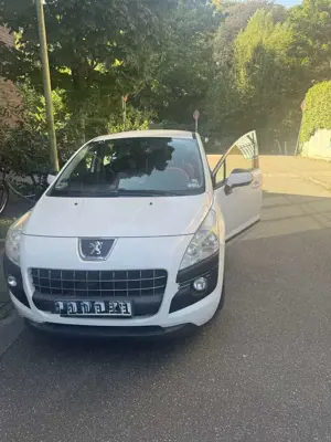 Peugeot 3008 3008 e-HDi FAP 110 EGS6 Stop