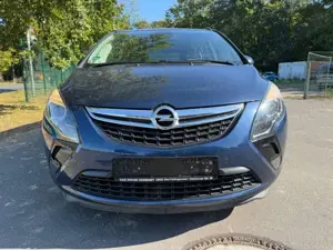 Opel Zafira Tourer Edition+Neues Model+7 Sitzer+Top Bild 2