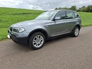 BMW X3 2.5i Xenon, AHK, Pano, Allrad, 4x4, vieles Neu !!!