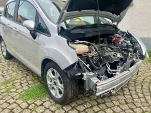 Ford B-Max Sync Edition UNFALLSCHADEN