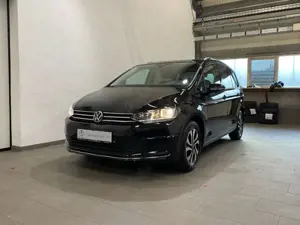 Volkswagen Touran 1.5 TSI DSG Active KLIMA NAVI ALU Bild 2
