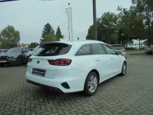 Kia Ceed SW / cee'd SW Vision 1.4 T-GDI 6MT Kamera Allwetter Navi Bild 5