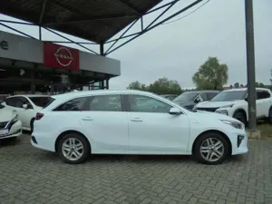 Kia Ceed SW / cee'd SW Vision 1.4 T-GDI 6MT Kamera Allwetter Navi Bild 4