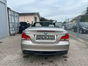 BMW 118 Baureihe 1 Cabrio 118d Bild 4