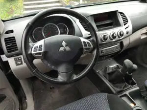 Mitsubishi L200 L200 Pick Up 4x4 DPFIntense Club Cab 20 Zoll Bild 3
